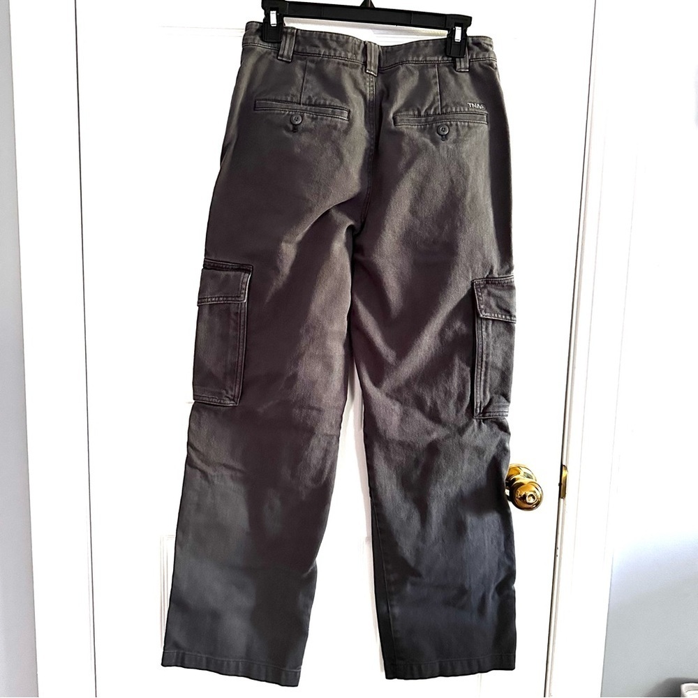 TNA Aritzia Cargo Pants Grey Pockets Carpenter Straight Leg Size 6 EUC - Picture 6 of 11